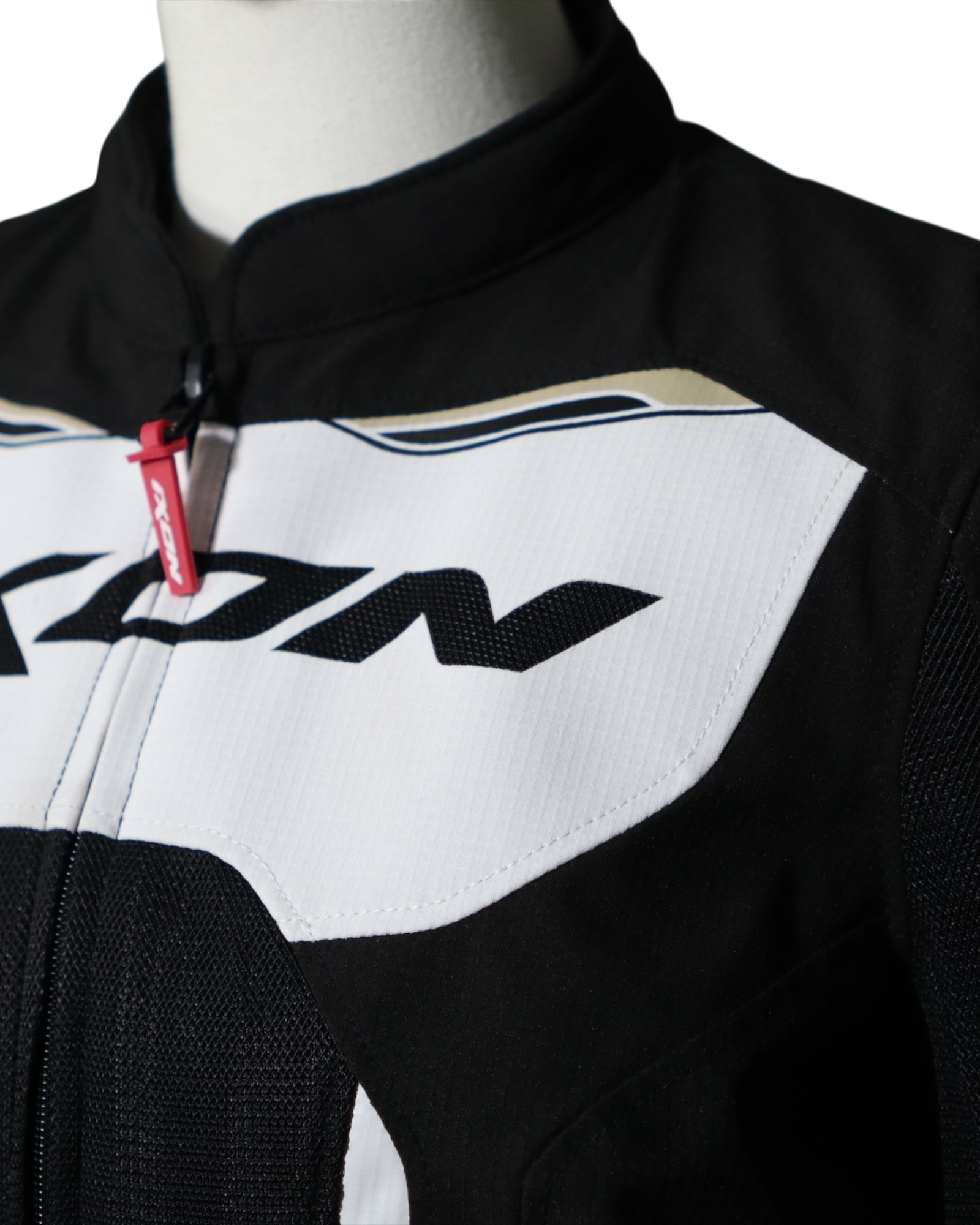 IXON STRIKER AIR - M