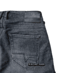 Jean moto Rev’it! en taille M. En bon état, il est équipé de protections conformes à la norme CE pour les hanches et les genoux.