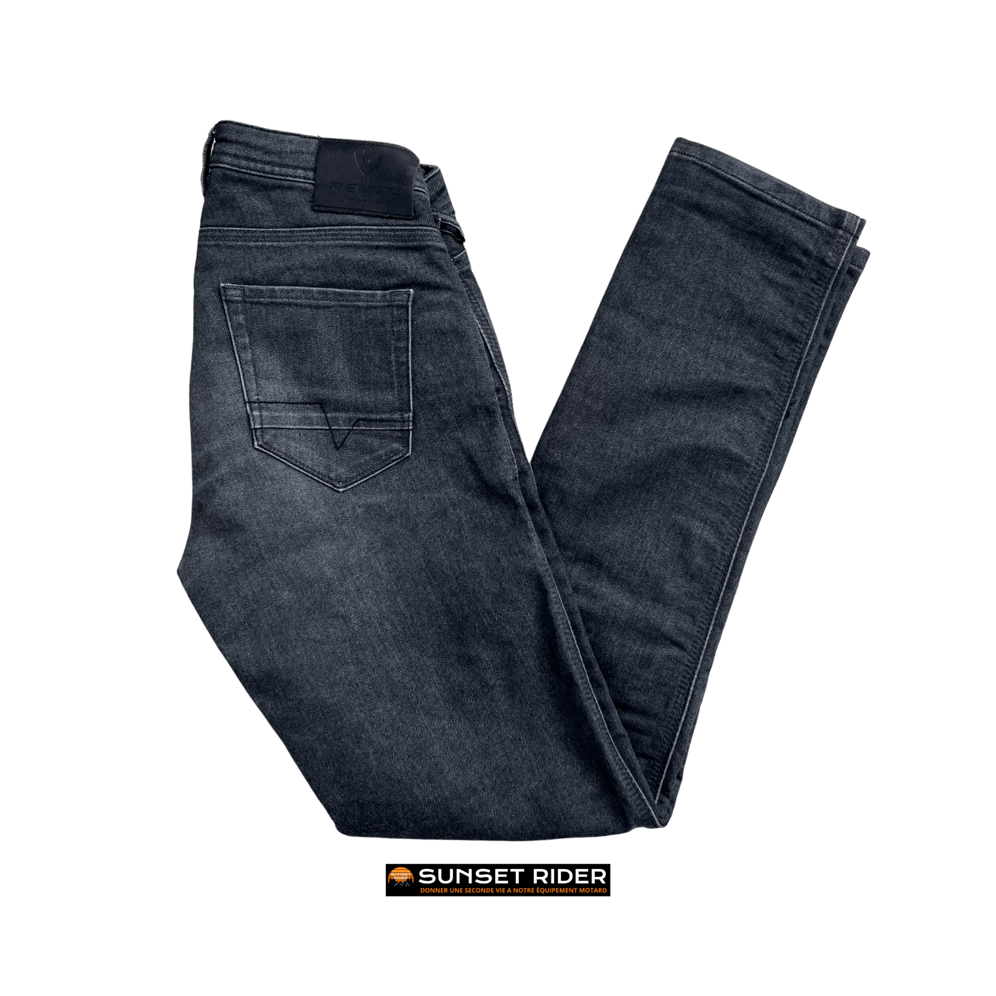 119Jean moto Rev’it! en taille M. En bon état, il est équipé de protections conformes à la norme CE pour les hanches et les genoux. equipement moto scooter occasion 119Jean moto Rev’it! en taille M. En bon état, il est équipé de protections conformes à la norme CE pour les hanches et les genoux. equipement moto scooter occasion