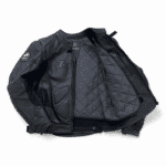 blouson moto Furygan en taille XXL est un modèle 100 % cuir noir au style sobre et affirmé.