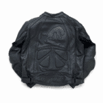 blouson moto Furygan en taille XXL est un modèle 100 % cuir noir au style sobre et affirmé.