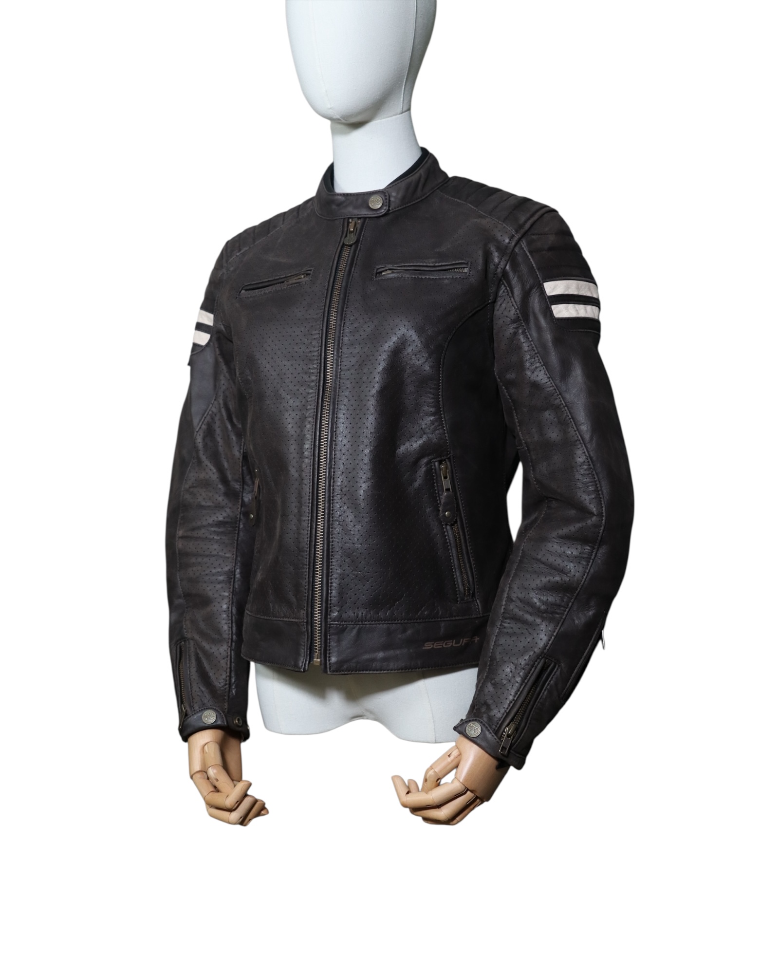 Photoroom_021_20260214_185207 SEGURA STRIPE PERFO - XL/T4 – Image 1